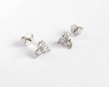 Cargar imagen en el visor de la galería, AROS FLOR DE TRIANGULOS ENCHAPADOS EN ORO