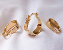 Cargar imagen en el visor de la galería, ARGOLLA CORTE CUADRADO ENCHAPADAS EN ORO
