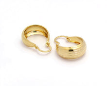 Cargar imagen en el visor de la galería, ARGOLLAS BOTE LÍNEAS ENCHAPADAS EN ORO