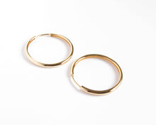 Cargar imagen en el visor de la galería, ARGOLLAS BASICAS TRADICIONALES ENCHAPADAS EN ORO