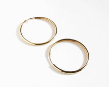 Cargar imagen en el visor de la galería, ARGOLLAS BASICAS TRADICIONALES ENCHAPADAS EN ORO