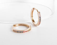 Cargar imagen en el visor de la galería, ARGOLLAS CLICK COLORES ENCHAPADAS EN ORO