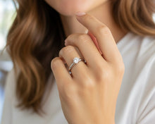 Cargar imagen en el visor de la galería, ANILLO COMPROMISO ENCHAPADO EN ORO BLANCO

