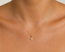 Cargar imagen en el visor de la galería, COLLAR ESTRELLA CIRCONES ENCHAPADO EN ORO
