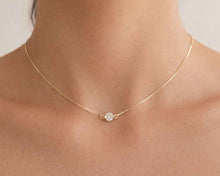 Cargar imagen en el visor de la galería, COLLAR FLOR CHOCKER ENCHAPADO EN ORO
