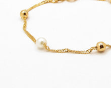 Cargar imagen en el visor de la galería, PULSERA PERLA &amp; ESFERAS ENCHAPADO EN ORO
