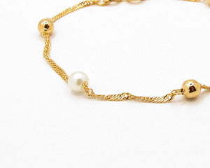 PULSERA PERLA & ESFERAS ENCHAPADO EN ORO