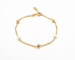PULSERA PERLA & ESFERAS ENCHAPADO EN ORO