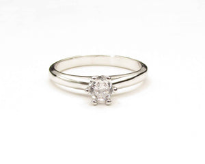ANILLO COMPROMISO ENCHAPADO EN ORO BLANCO