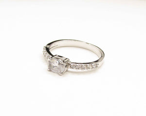 ANILLO HALO ENCHAPADO EN ORO BLANCO