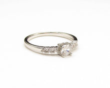 Cargar imagen en el visor de la galería, ANILLO PAVÉ ENCHAPADO EN ORO BLANCO
