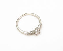 Cargar imagen en el visor de la galería, ANILLO PAVÉ ENCHAPADO EN ORO BLANCO
