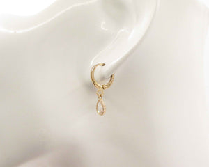GOTA DE CIRCÓN COLGANTE ENCHAPADO EN ORO