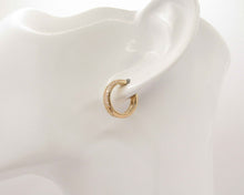Cargar imagen en el visor de la galería, ARGOLLAS POLAR BIG ENCHAPADO EN ORO
