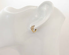 Cargar imagen en el visor de la galería, ARGOLLAS NALA 11 MM  ENCHAPADO EN ORO
