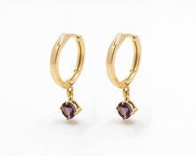 Cargar imagen en el visor de la galería, ARGOLLAS MALIA MORADO ENCHAPADO EN ORO 15 MM
