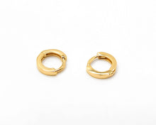 Cargar imagen en el visor de la galería, ARGOLLAS BASIC ENCHAPADAS EN ORO 9.5 MM
