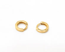 Cargar imagen en el visor de la galería, ARGOLLAS BASIC ENCHAPADAS EN ORO 11 MM
