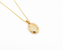 Cargar imagen en el visor de la galería, COLLAR RELICARIO MINI ENCHAPADO EN ORO
