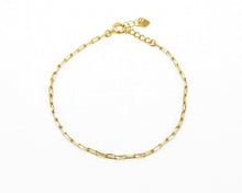 Cargar imagen en el visor de la galería, PULSERA PAPER CLIP ENCHAPADA EN ORO
