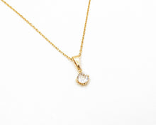 Cargar imagen en el visor de la galería, PUNTO DE LUZ MARIA ENCHAPADO EN ORO
