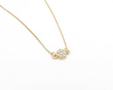 Cargar imagen en el visor de la galería, COLLAR FLOR CHOCKER ENCHAPADO EN ORO
