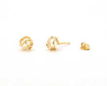 Cargar imagen en el visor de la galería, AROS PERLA ENVUELTA 6.5 MM ENCHAPADOS EN ORO
