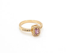 Cargar imagen en el visor de la galería, ANILLO AMATISTA RECTANGULAR ENCHAPADO EN ORO
