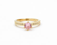 Cargar imagen en el visor de la galería, ANILLO SOLITARIO ROSA  ENCHAPADO EN ORO

