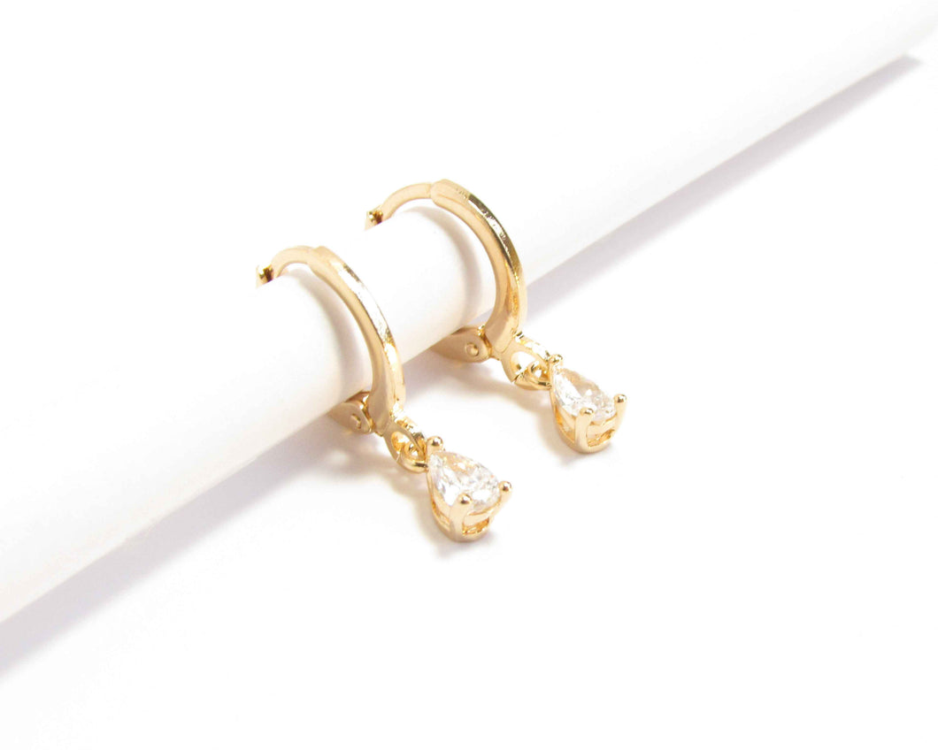 ARGOLLAS GOTA CIRCON ENCHAPADAS EN ORO