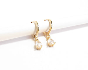 ARGOLLAS GOTA CIRCON ENCHAPADAS EN ORO