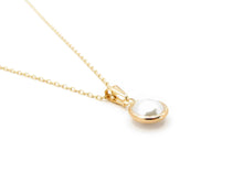 Cargar imagen en el visor de la galería, COLLAR PERLA CONTORNO ENCHAPADO EN ORO
