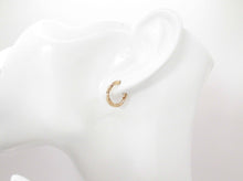 Cargar imagen en el visor de la galería, ARGOLLAS TORNEADAS ENCHAPADAS EN ORO 14 MM
