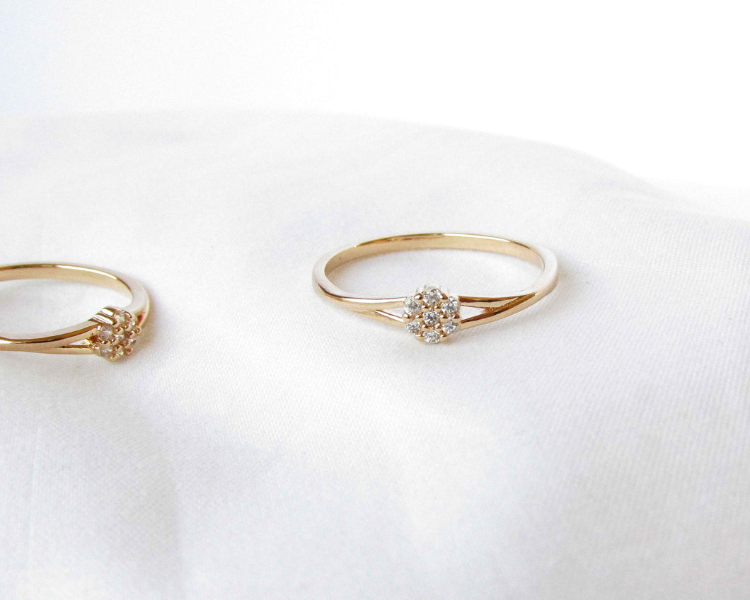 ANILLO ROSETA MINI CIRCONES ENCHAPADO EN ORO