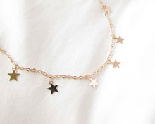 Cargar imagen en el visor de la galería, COLLAR ESTRELLAS ENCHAPADO EN ORO
