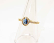 Cargar imagen en el visor de la galería, ANILLO LADY DI SAFIRO ENCHAPADO EN ORO
