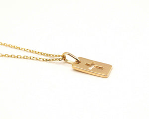 COLLAR PLACA CRUZ ENCHAPADO EN ORO