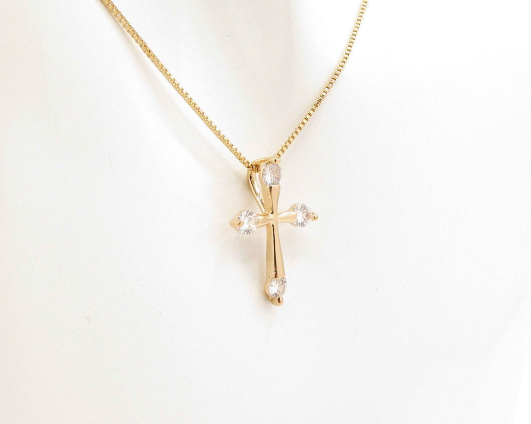 COLLAR CRUZ DE CIRCONES ENCHAPADO EN ORO