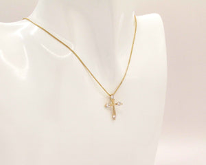 COLLAR CRUZ DE CIRCONES ENCHAPADO EN ORO