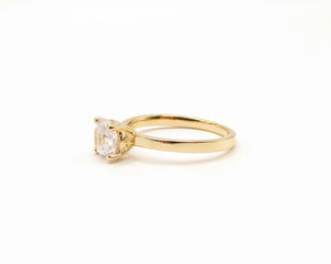 ANILLO SOLITARIO TRADICIONAL ENCHAPADO EN ORO