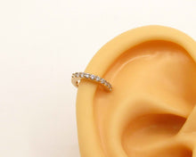 Cargar imagen en el visor de la galería, EAR CUFF CIRCONES BLANCOS
