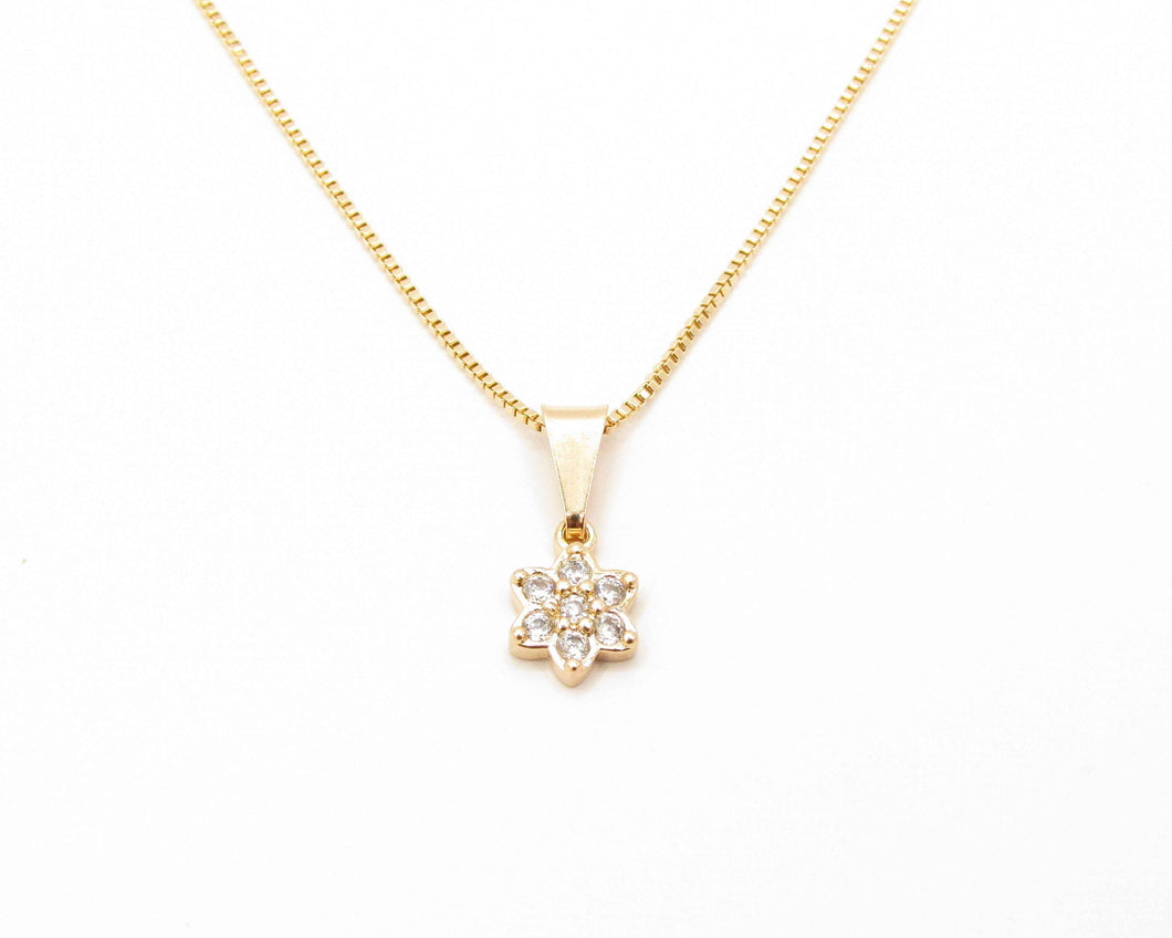 COLLAR FLORES ENCHAPADO EN ORO