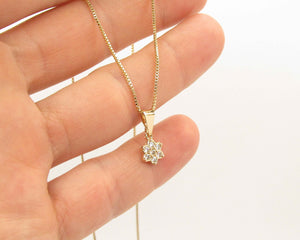 COLLAR FLORES ENCHAPADO EN ORO