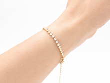 Cargar imagen en el visor de la galería, PULSERA TENNIS DE COLORES ENCHAPADA EN ORO
