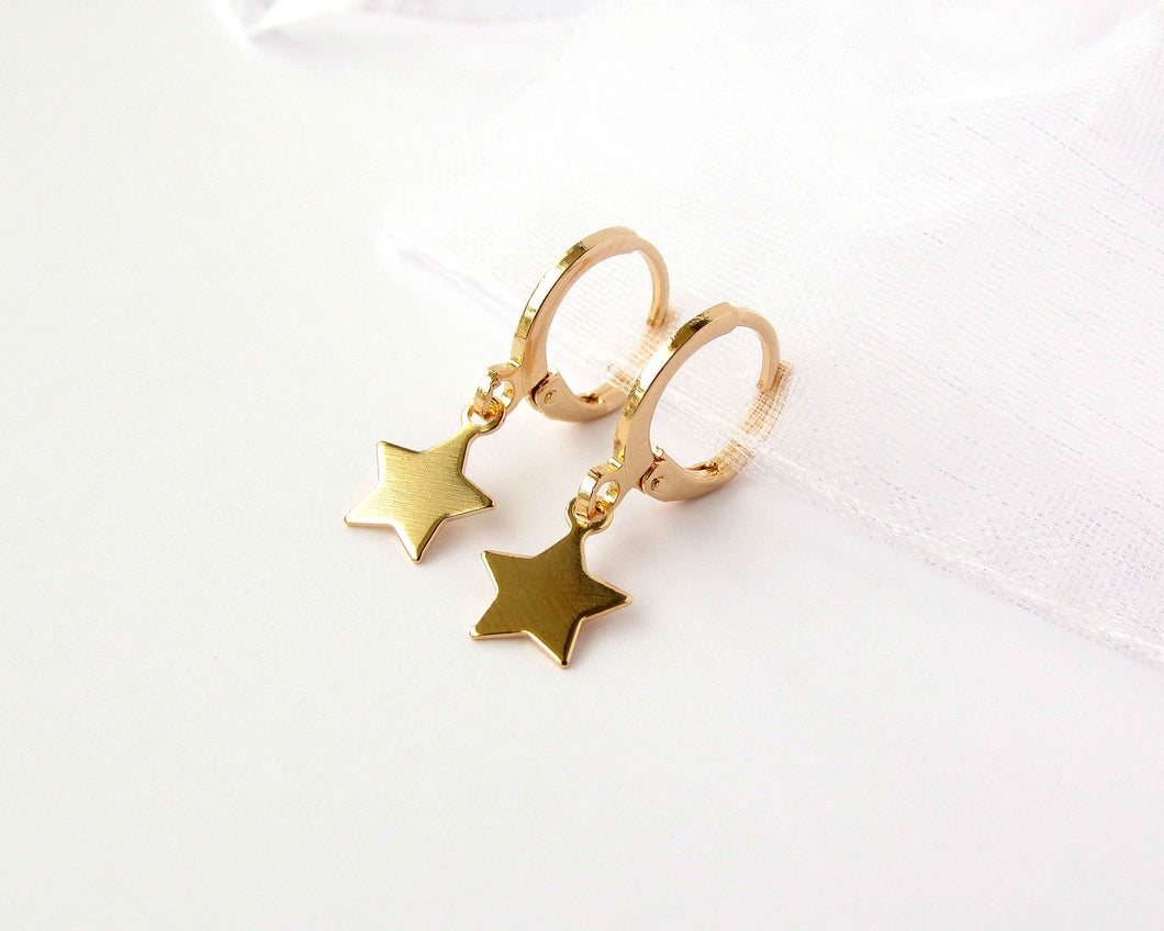 ARGOLLAS ESTRELLA ENCHAPADAS EN ORO
