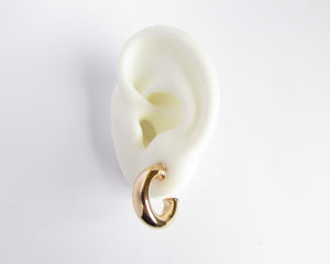 ARGOLLAS STUD LISAS ENCHAPADAS EN ORO
