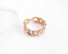 Cargar imagen en el visor de la galería, ANILLO CADENA ENCHAPADO EN ORO
