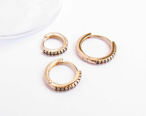 ARGOLLAS BLACK ENCHAPADAS EN ORO