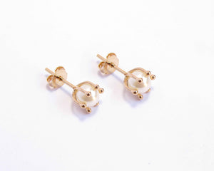 PERLAS CANASTILLO PISTILOS ENCHAPADAS EN ORO 6 MM