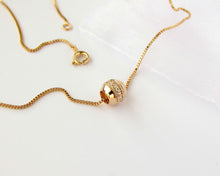Cargar imagen en el visor de la galería, COLLAR CRISTAL BALL
